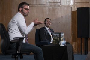 „Животът ни придобива все по-перформативен вид“